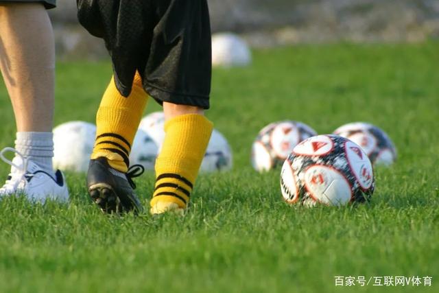 曼联年轻天才有望加盟西甲，老将们面临去留困境
